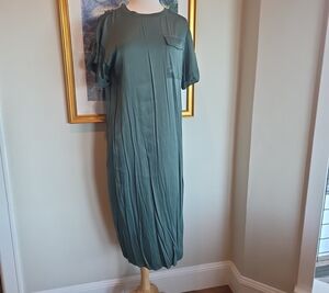 💙Nordstrom Sage Green Short-Sleeve Midi Dress with Chest Pocket